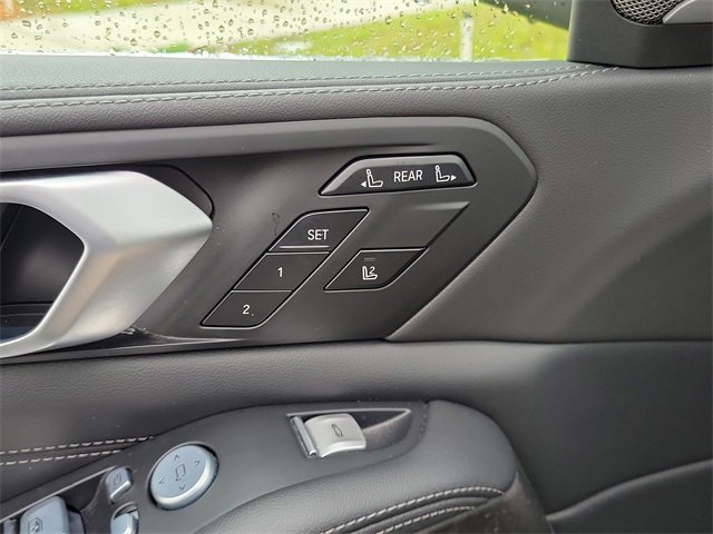 Used 2023 BMW X7 xDrive40i w/ Premium Package image 30