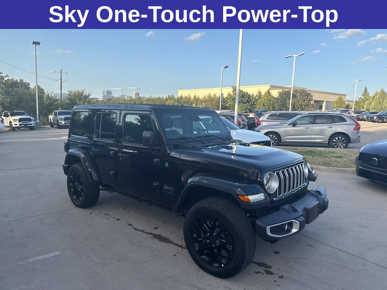 Used 2025 Jeep Wrangler Unlimited Sahara w/ Safety Group AWD/4WD image 3