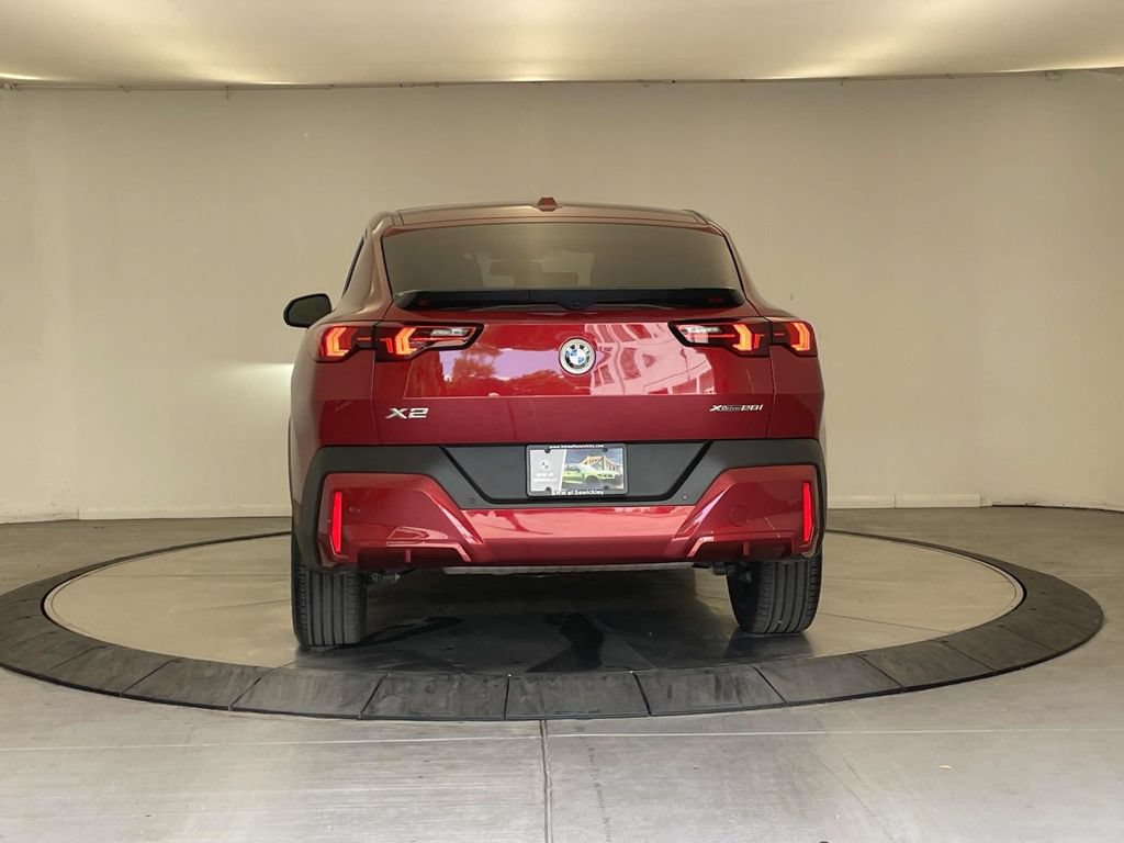 Used 2026 BMW X2 xDrive28i w/ Convenience Package AWD/4WD image 4