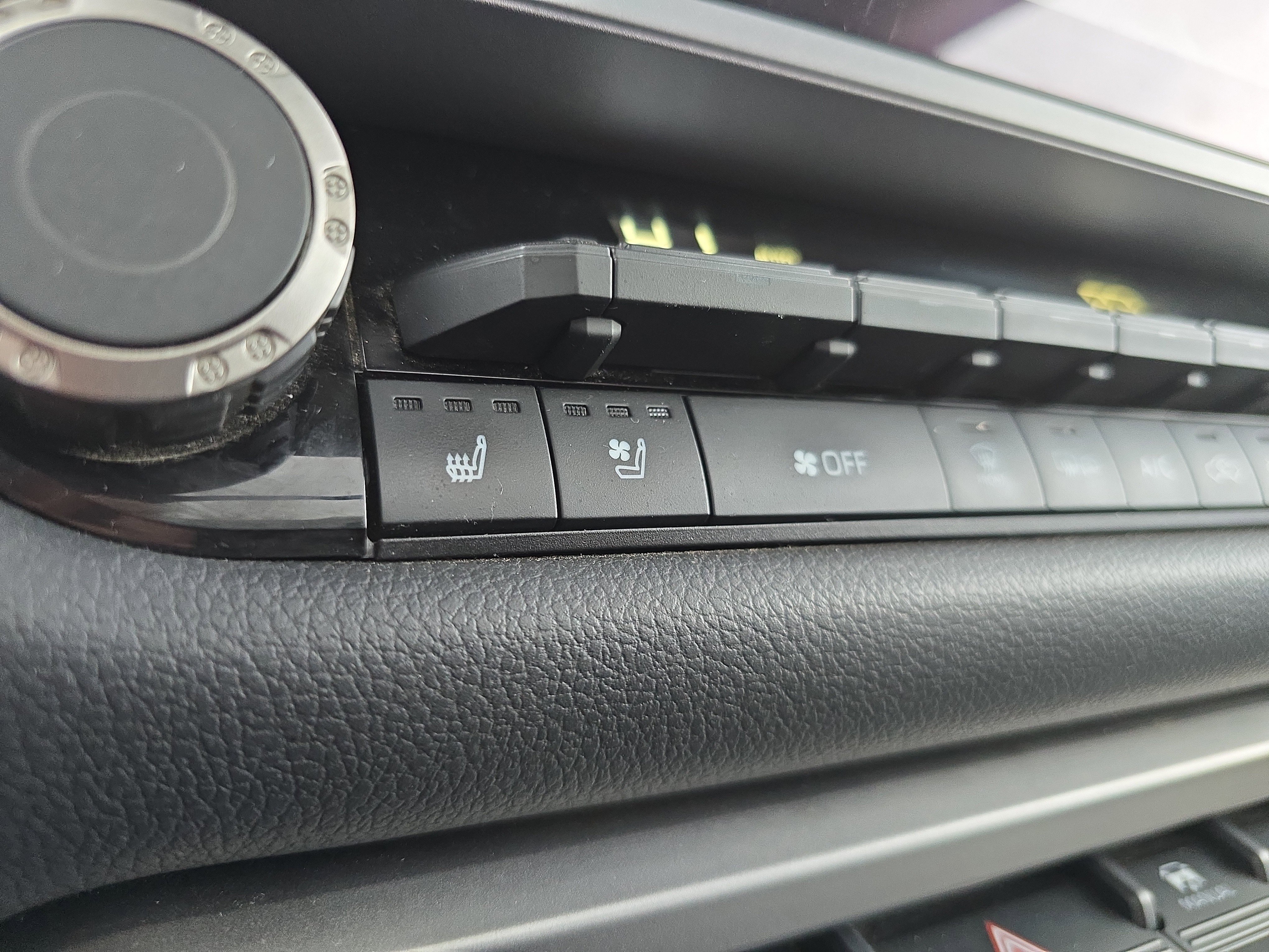 Used 2022 Toyota Tundra Limited image 33