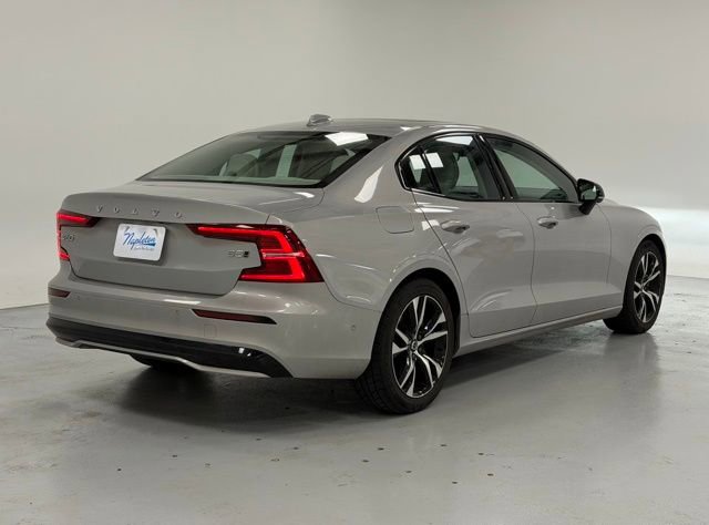 Used 2023 Volvo S60 B5 Plus image 4