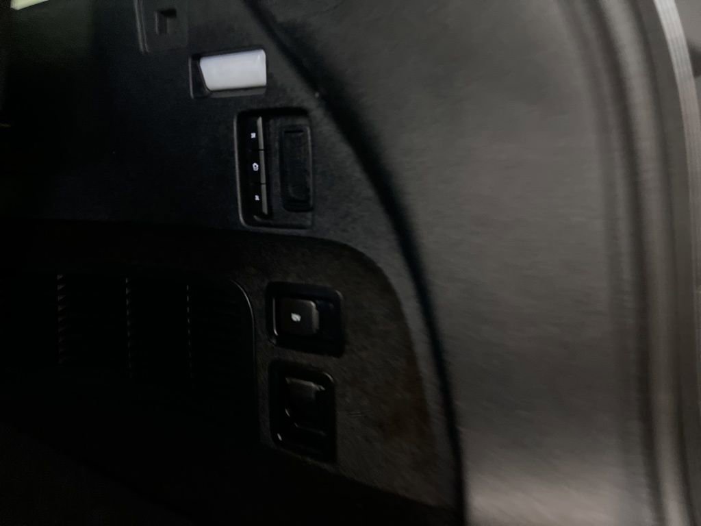 Used 2023 Lincoln Aviator AWD w/ Premium Package image 37