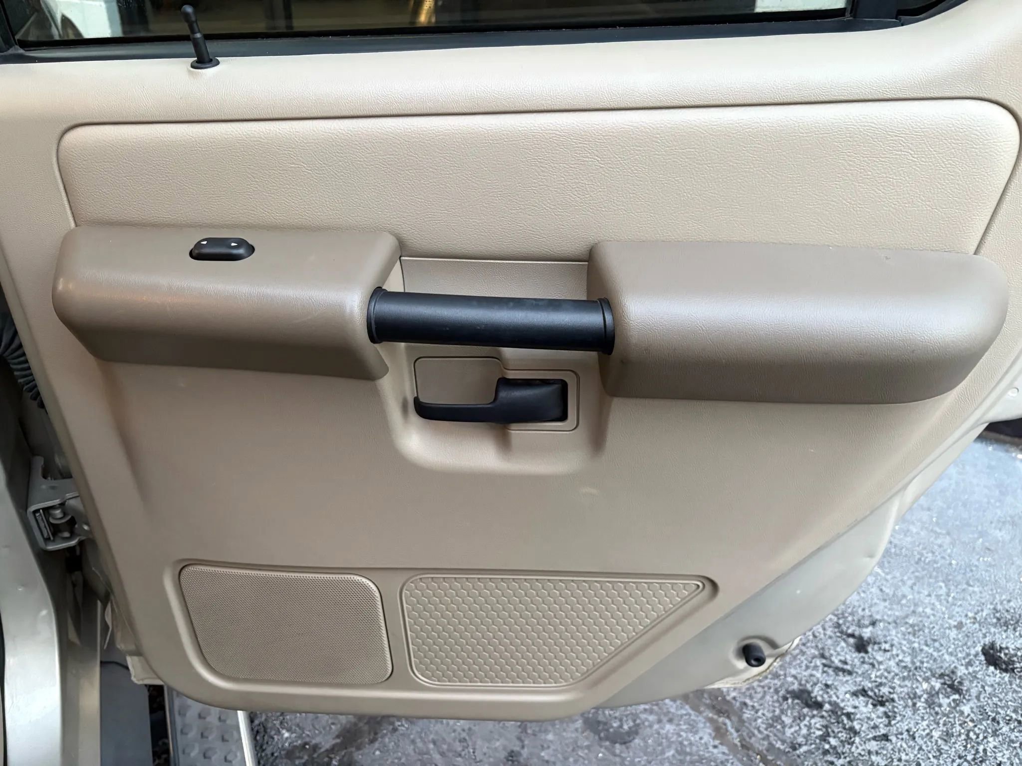 Used 2005 Ford Explorer Sport Trac XLS RWD image 16