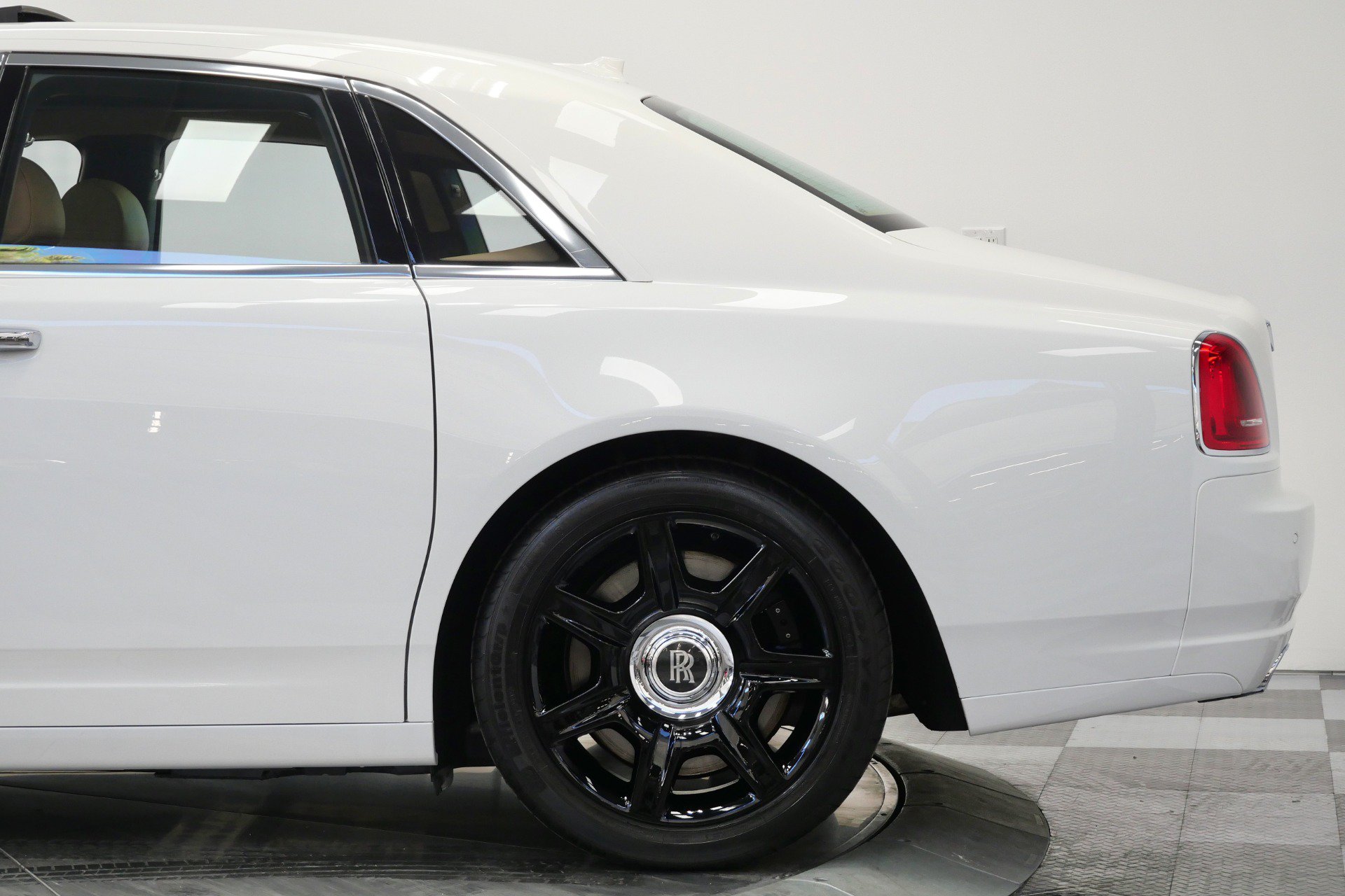Used 2013 Rolls-Royce Ghost RWD image 52