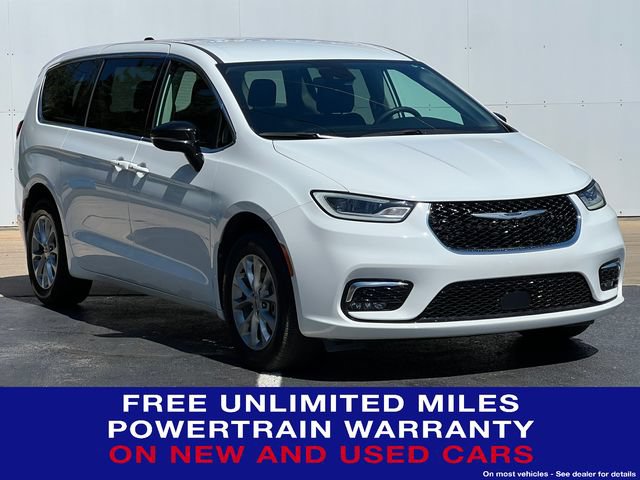 Used 2024 Chrysler Pacifica Touring-L AWD/4WD image 1