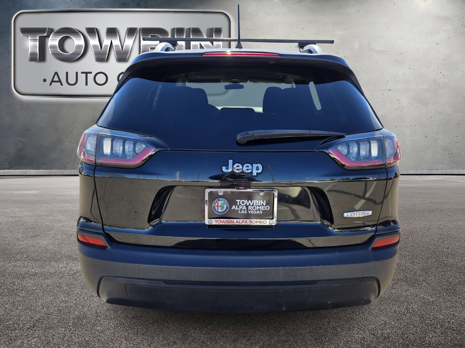 Used 2019 Jeep Cherokee Latitude w/ Popular Appearance Group FWD image 5