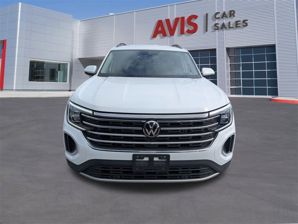Used 2024 Volkswagen Atlas SE image 2