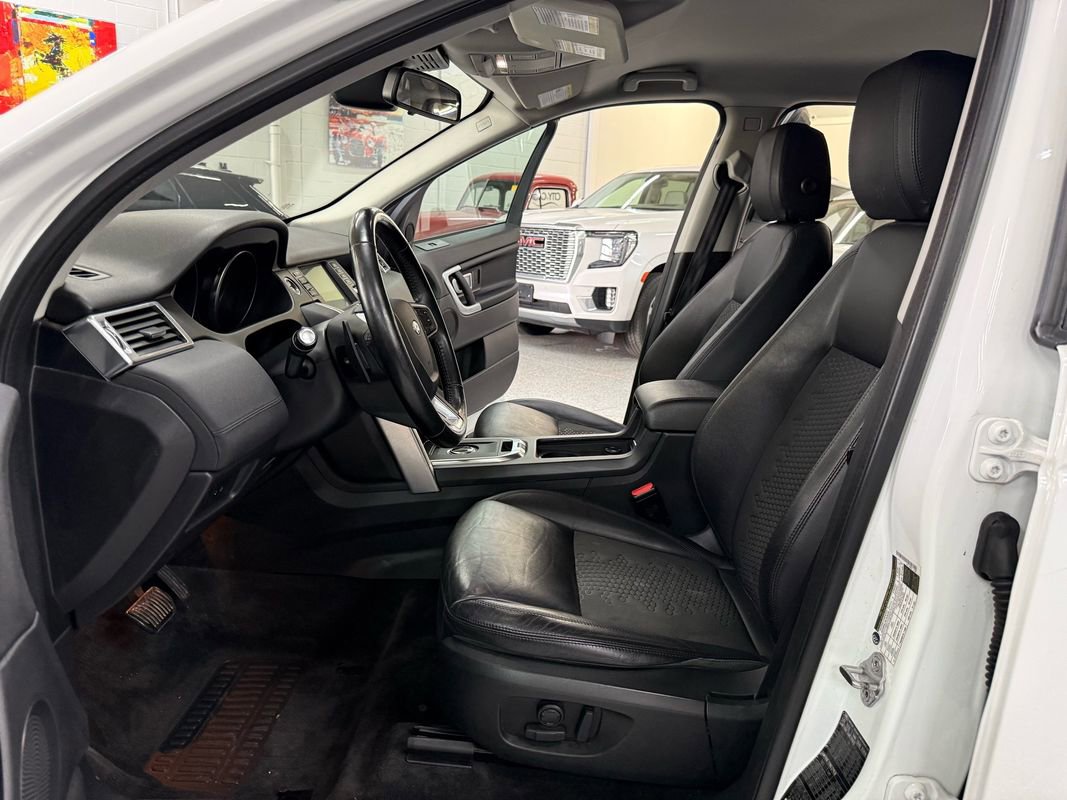 Used 2018 Land Rover Discovery Sport SE image 11