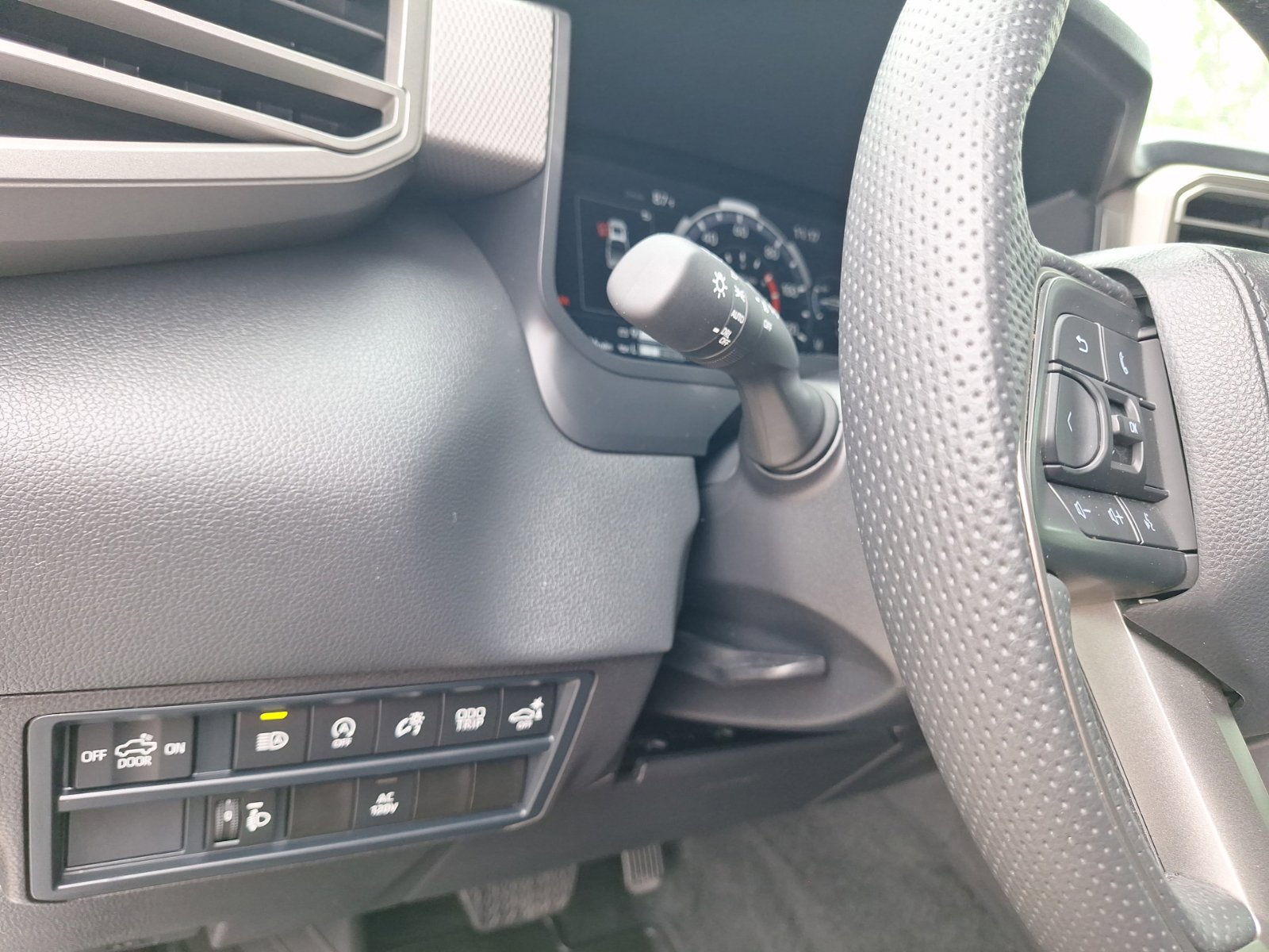 Used 2026 Toyota Tundra Limited w/ Power Package AWD/4WD image 19