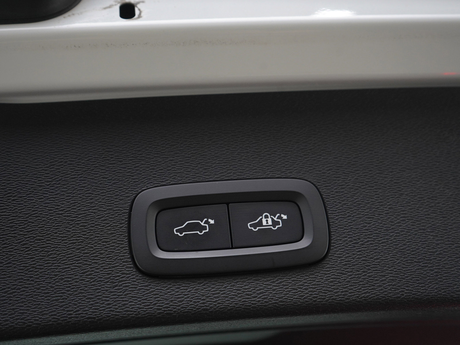 Used 2023 Volvo C40 P8 Recharge Plus image 18