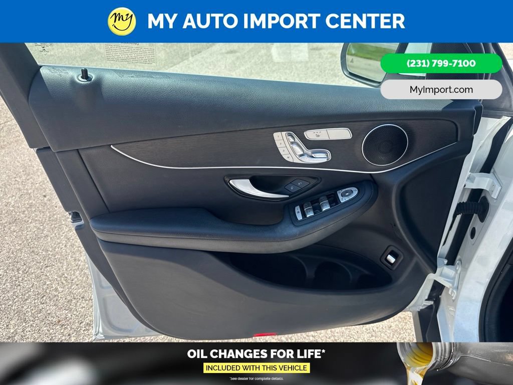 Used 2022 Mercedes-Benz GLC 300 4MATIC w/ Driver Assistance Package image 10