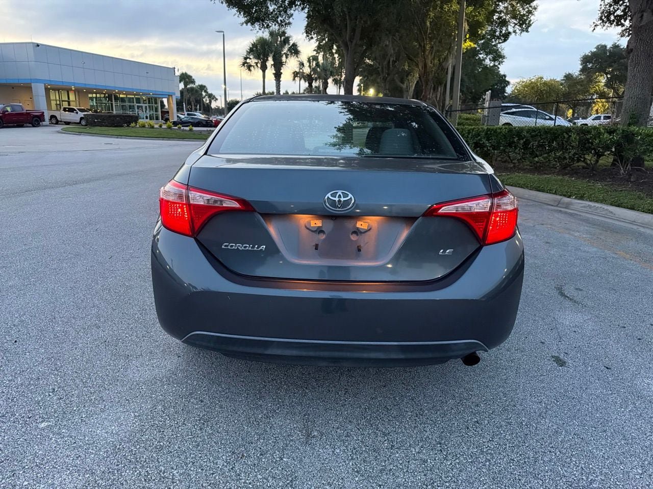 Used 2017 Toyota Corolla LE FWD image 4