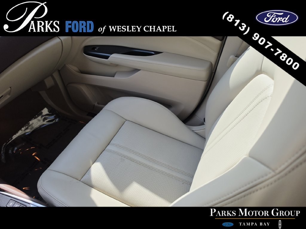 Used 2015 Cadillac SRX Luxury w/ Driver Awareness Package FWD image 15