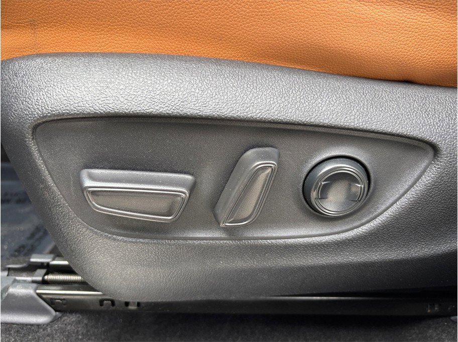 Used 2023 Toyota Highlander Platinum image 23