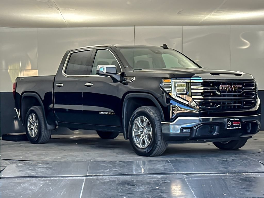 Used 2025 GMC Sierra 1500 SLT AWD/4WD image 1