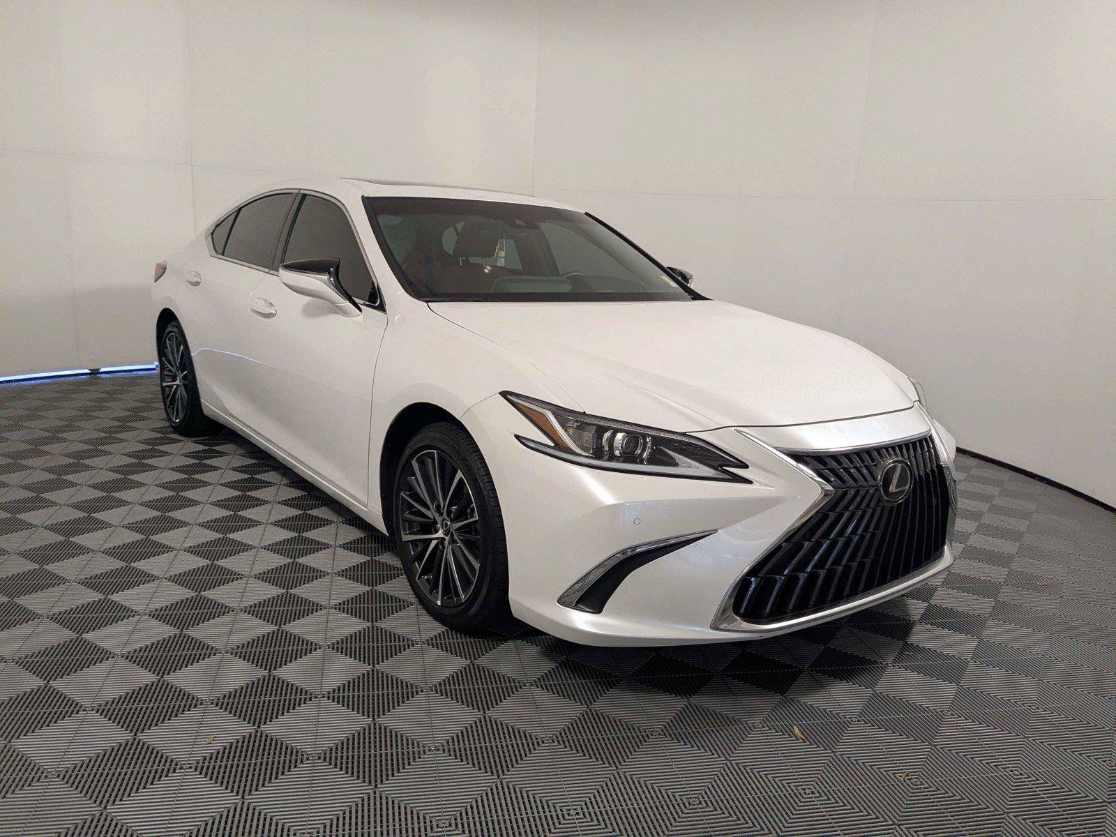 Used 2025 Lexus ES 350 w/ Premium Package FWD image 3