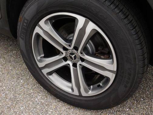 Used 2020 Mercedes-Benz GLC 300 4MATIC image 12