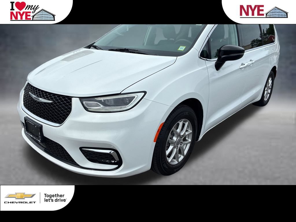 Used 2024 Chrysler Pacifica Touring-L