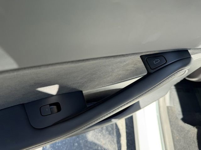 Used 2023 Tesla Model Y Performance AWD/4WD image 19