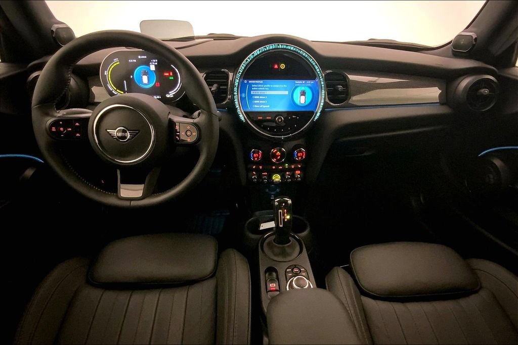 Used 2024 MINI Cooper SE FWD image 16