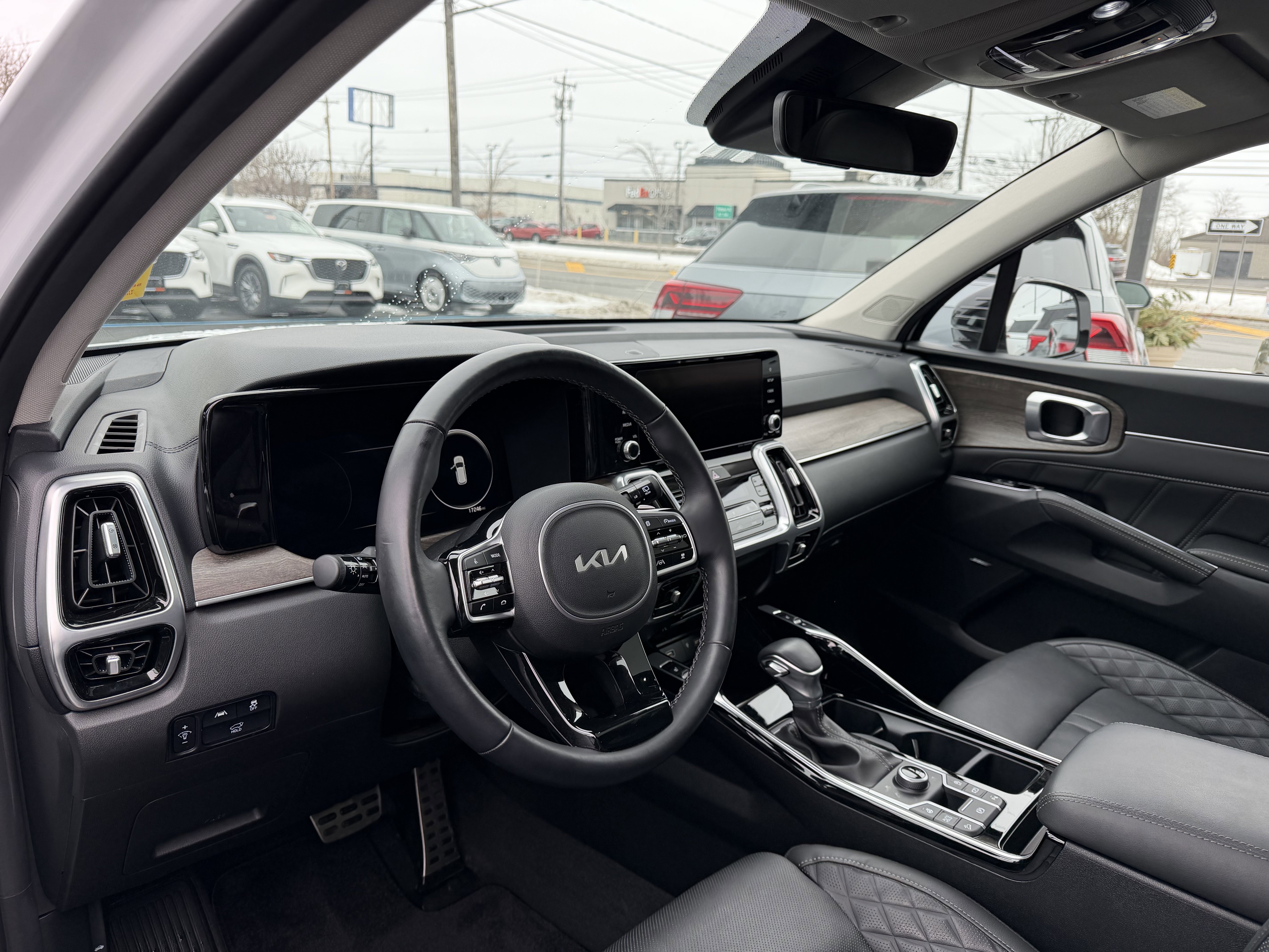 Used 2023 Kia Sorento SX Prestige image 9
