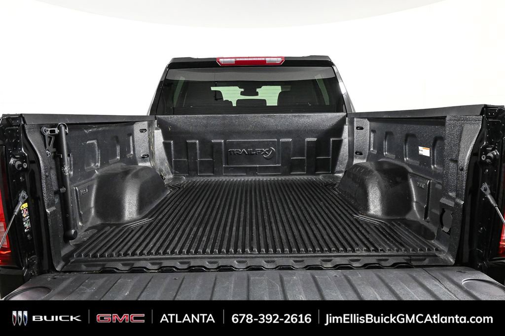 Certified 2025 GMC Sierra 1500 SLT image 30