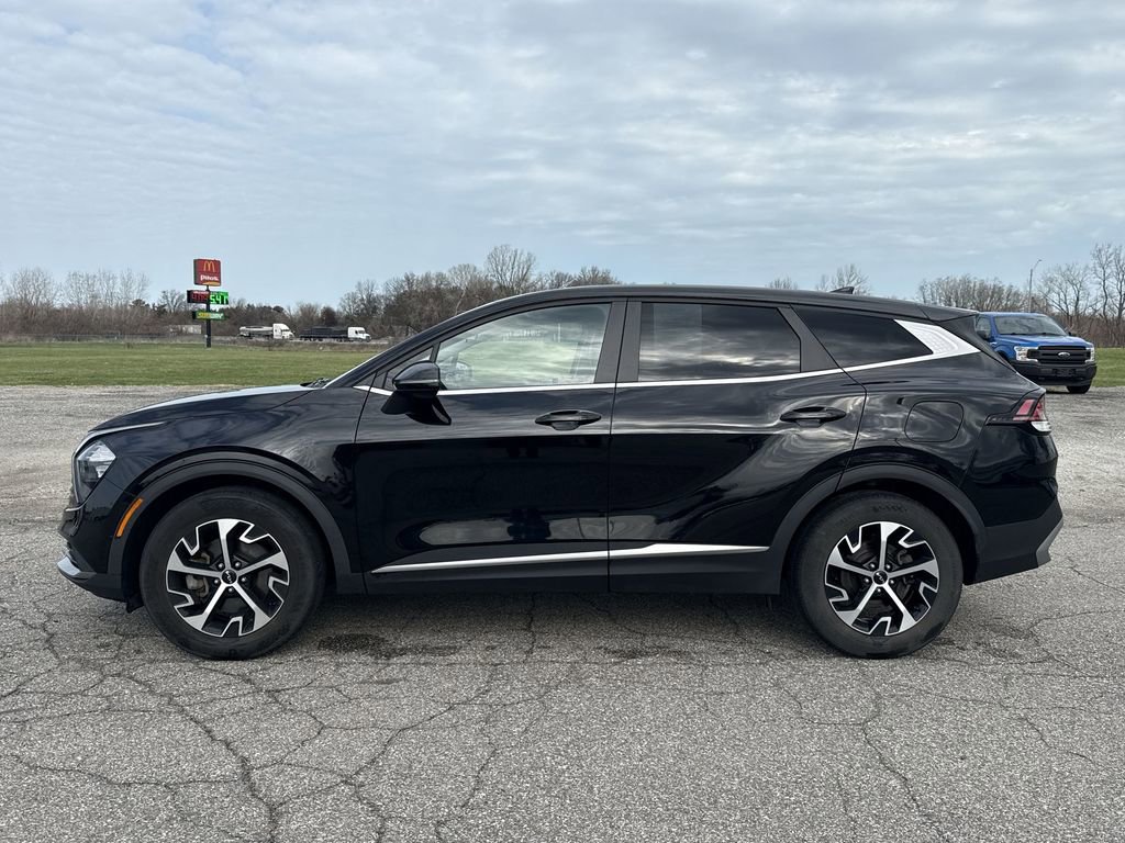 Used 2023 Kia Sportage EX image 5