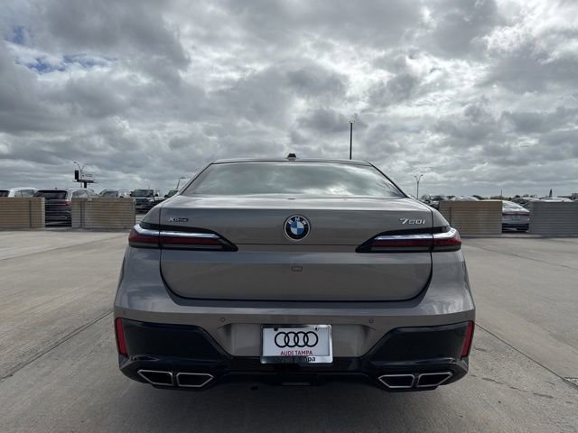 Used 2023 BMW 760i xDrive image 4