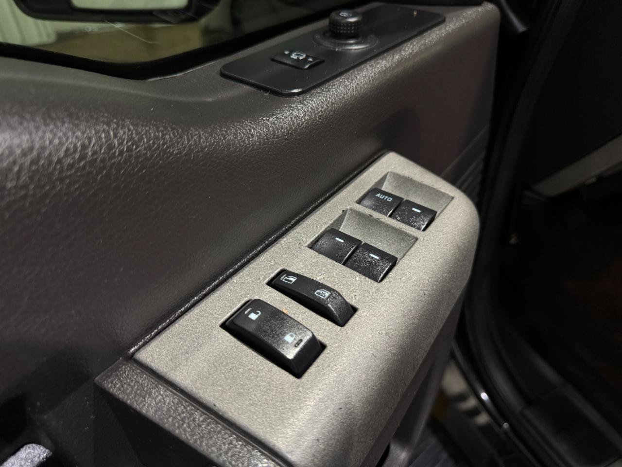 Used 2011 Ford F350 Lariat w/ Chrome Pkg AWD/4WD image 30