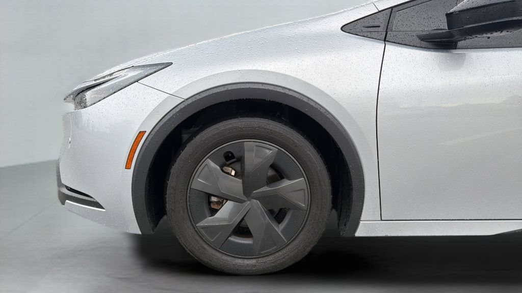 Used 2025 Toyota Prius LE FWD image 35