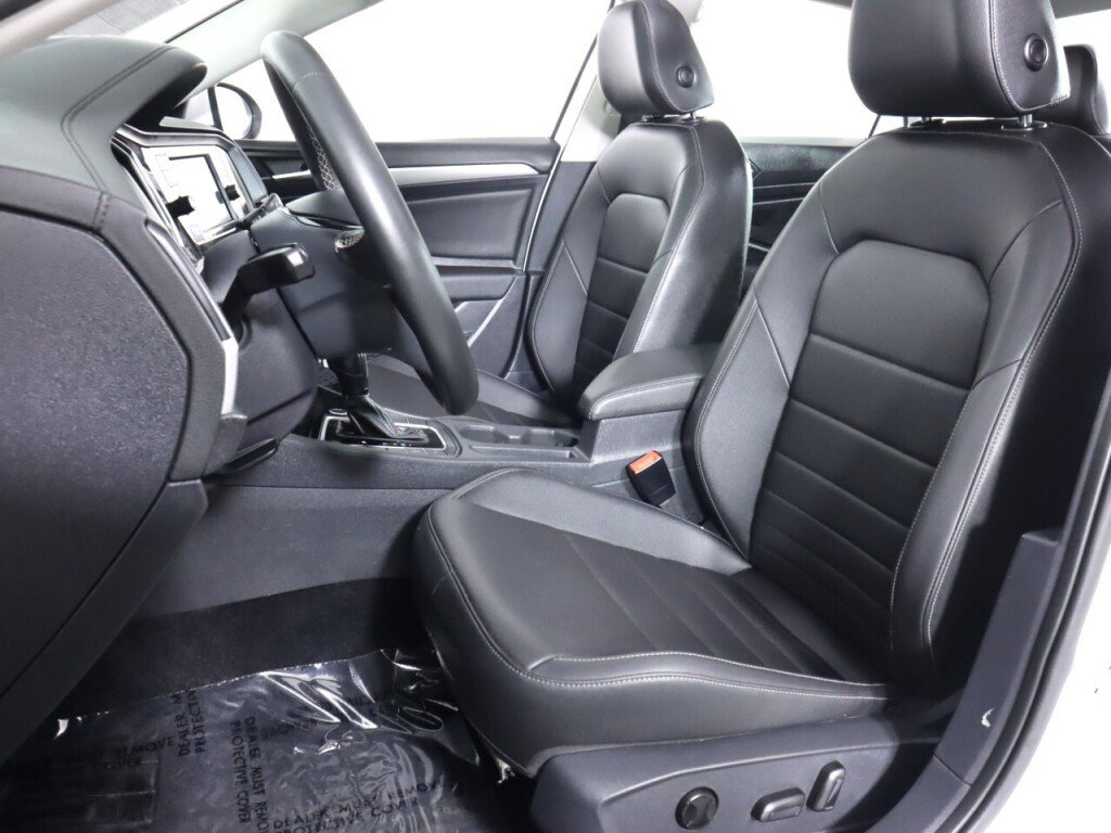 Used 2021 Volkswagen Jetta SE FWD image 30