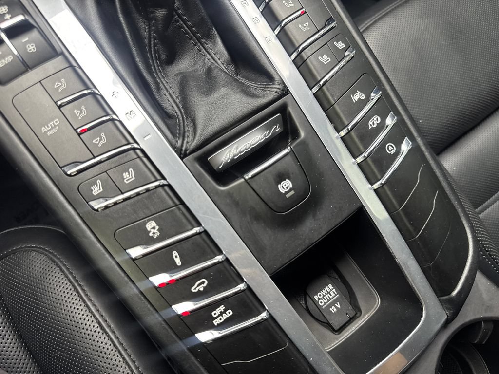 Used 2020 Porsche Macan Turbo AWD/4WD image 69