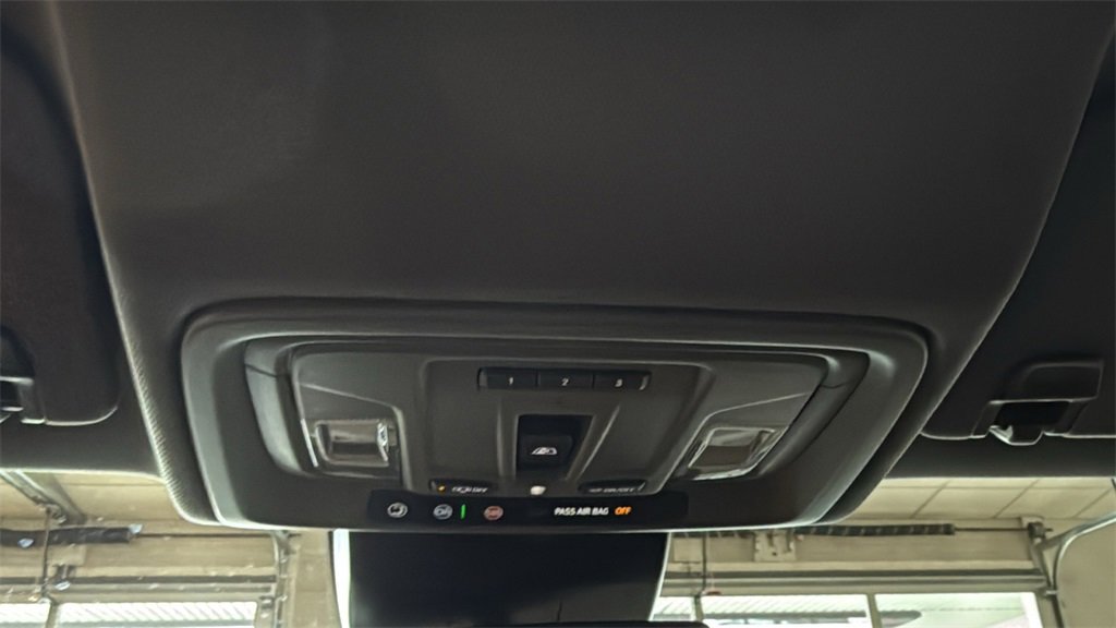 Used 2024 GMC Sierra 1500 SLT w/ SLT Premium Plus Package image 33