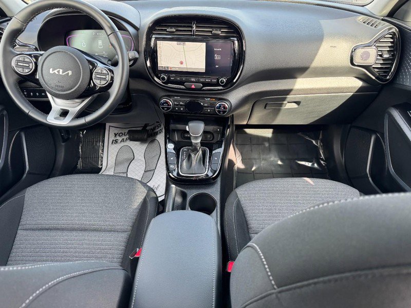 Used 2025 Kia Soul EX image 11