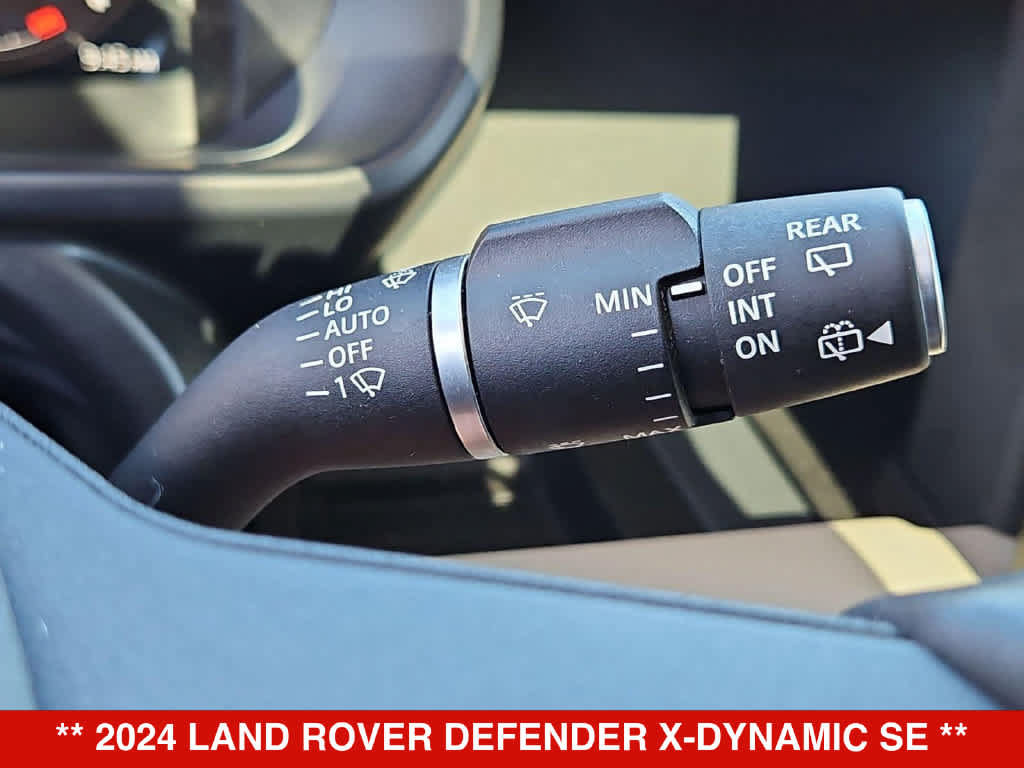 Used 2024 Land Rover Defender 130 X-Dynamic SE AWD/4WD image 26