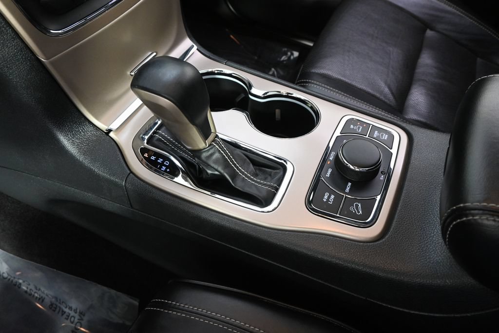 Used 2017 Jeep Grand Cherokee Overland AWD/4WD image 32