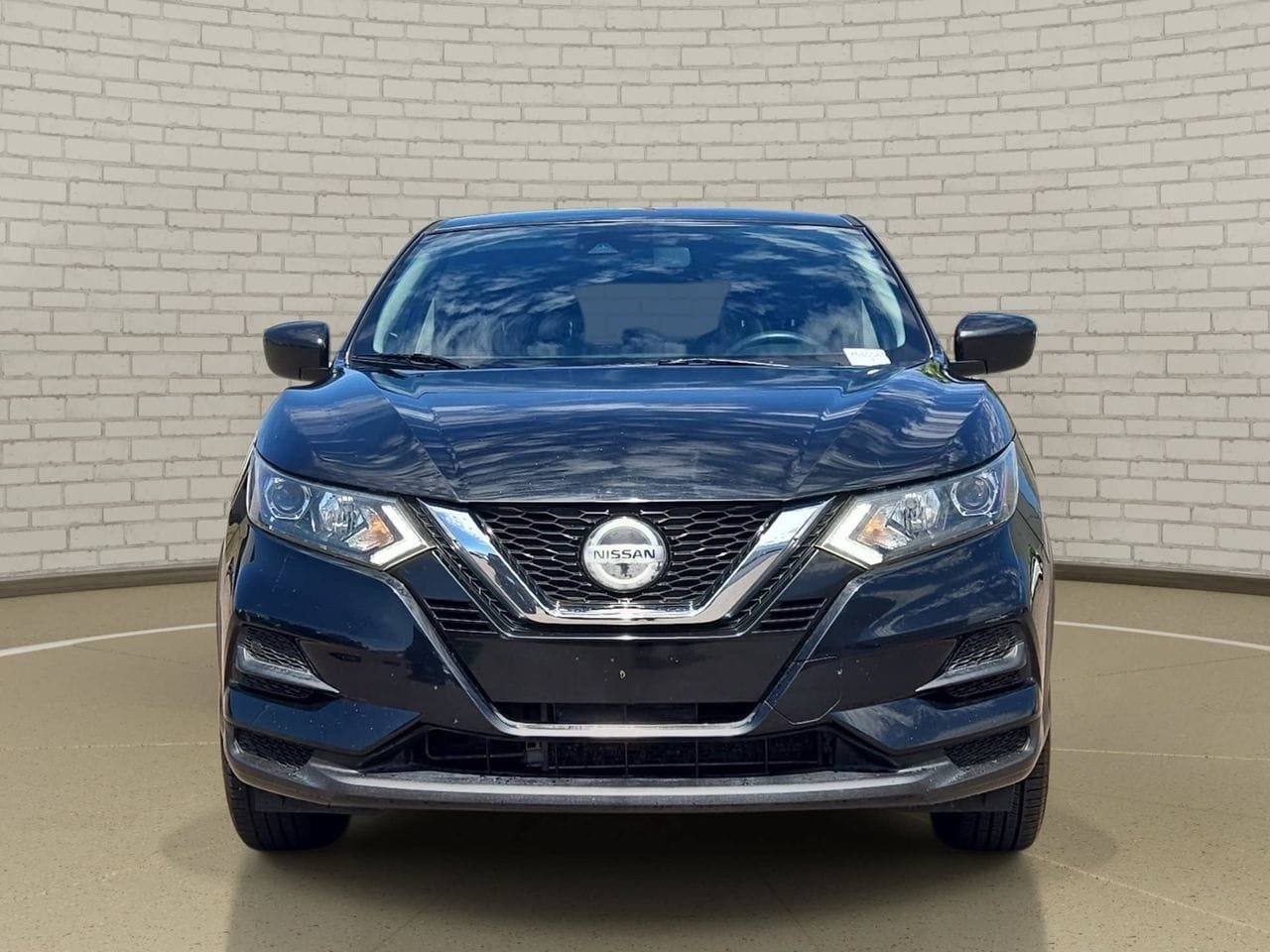 Used 2021 Nissan Rogue Sport S FWD image 2