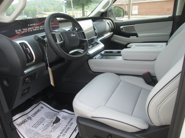 New 2027 Ford Expedition Max Platinum w/ Platinum Ultimate Package AWD/4WD image 9