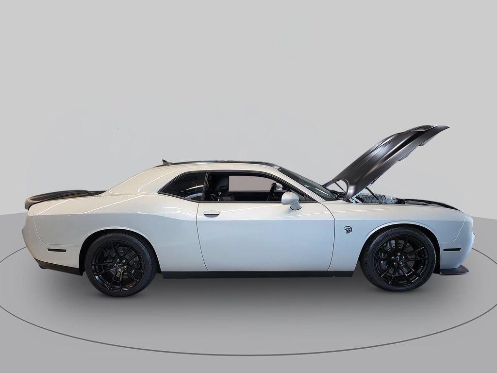 Used 2023 Dodge Challenger SRT Hellcat RWD image 2