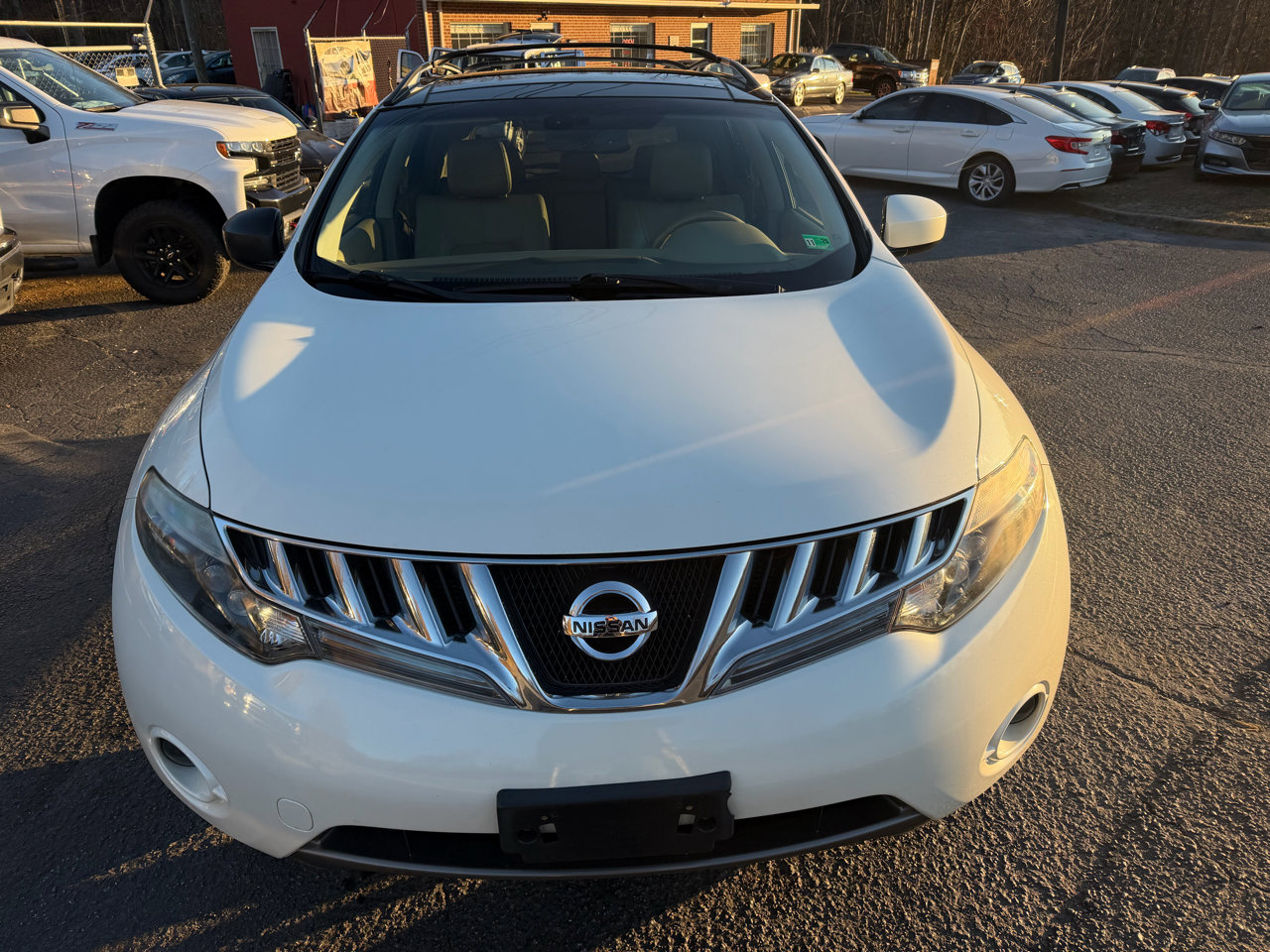 Used 2010 Nissan Murano LE w/ Navigation Pkg image 2