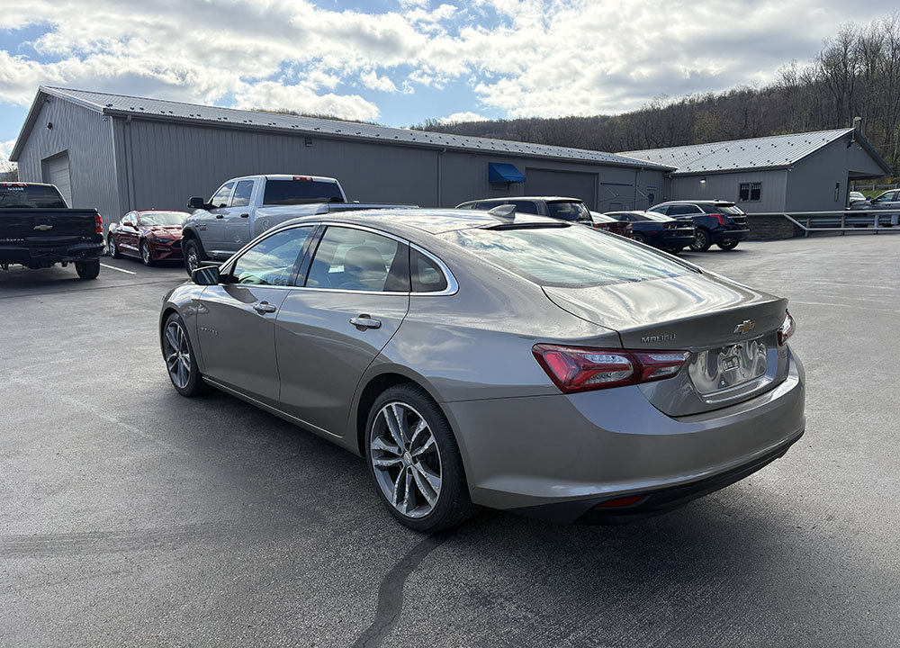 Used 2022 Chevrolet Malibu LT FWD image 2