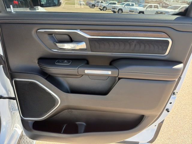 Used 2022 RAM 1500 Laramie AWD/4WD image 32