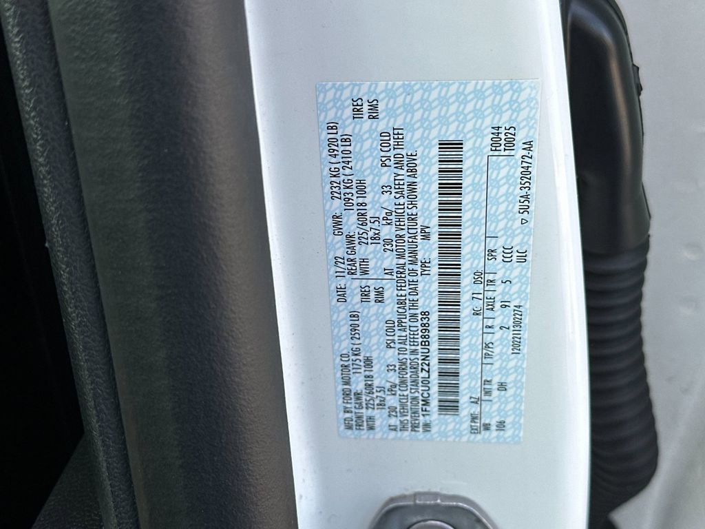 Certified 2022 Ford Escape Titanium w/ Titanium Premium Package image 28