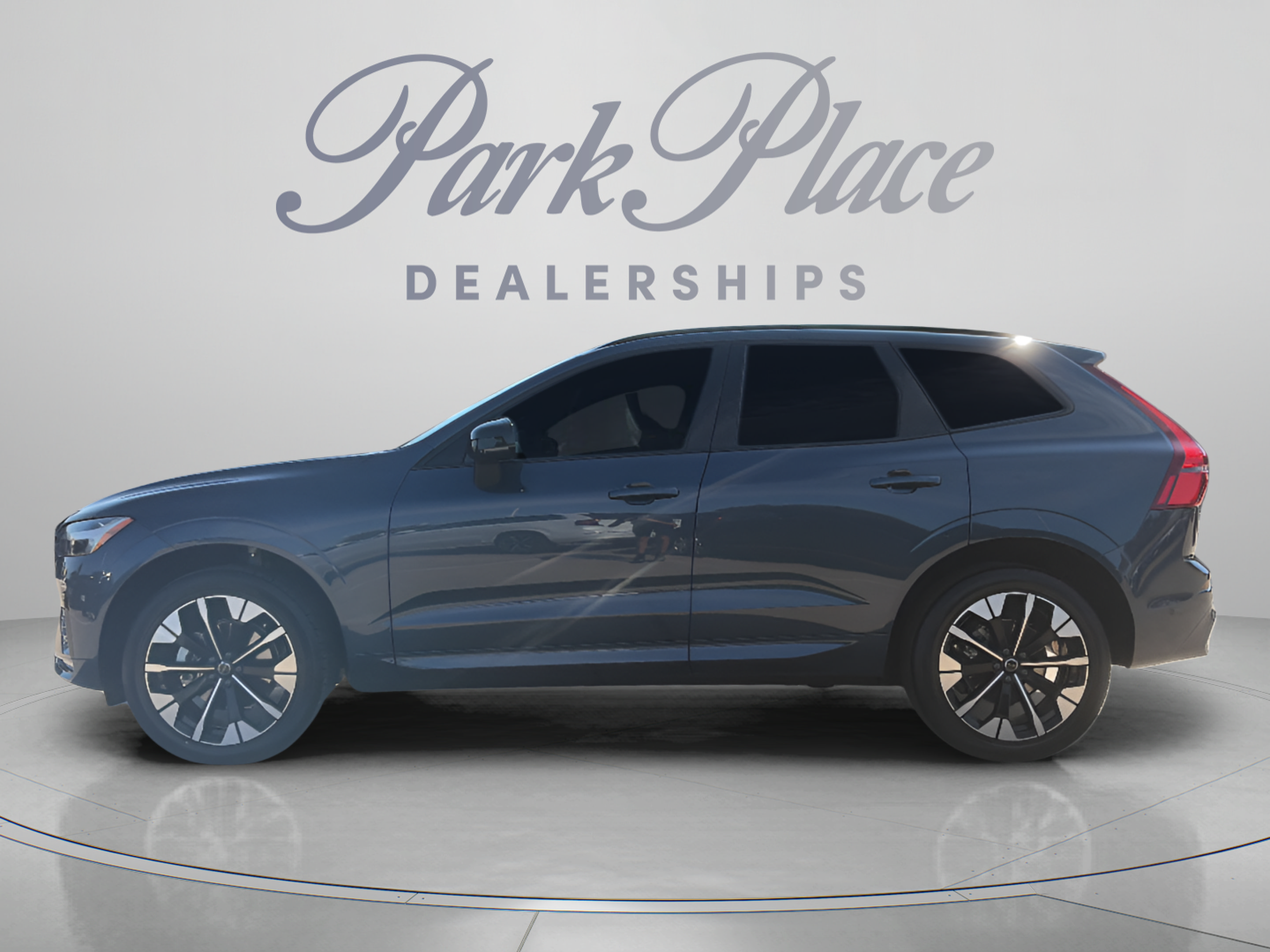 New 2027 Volvo XC60 B5 Plus AWD/4WD image 2