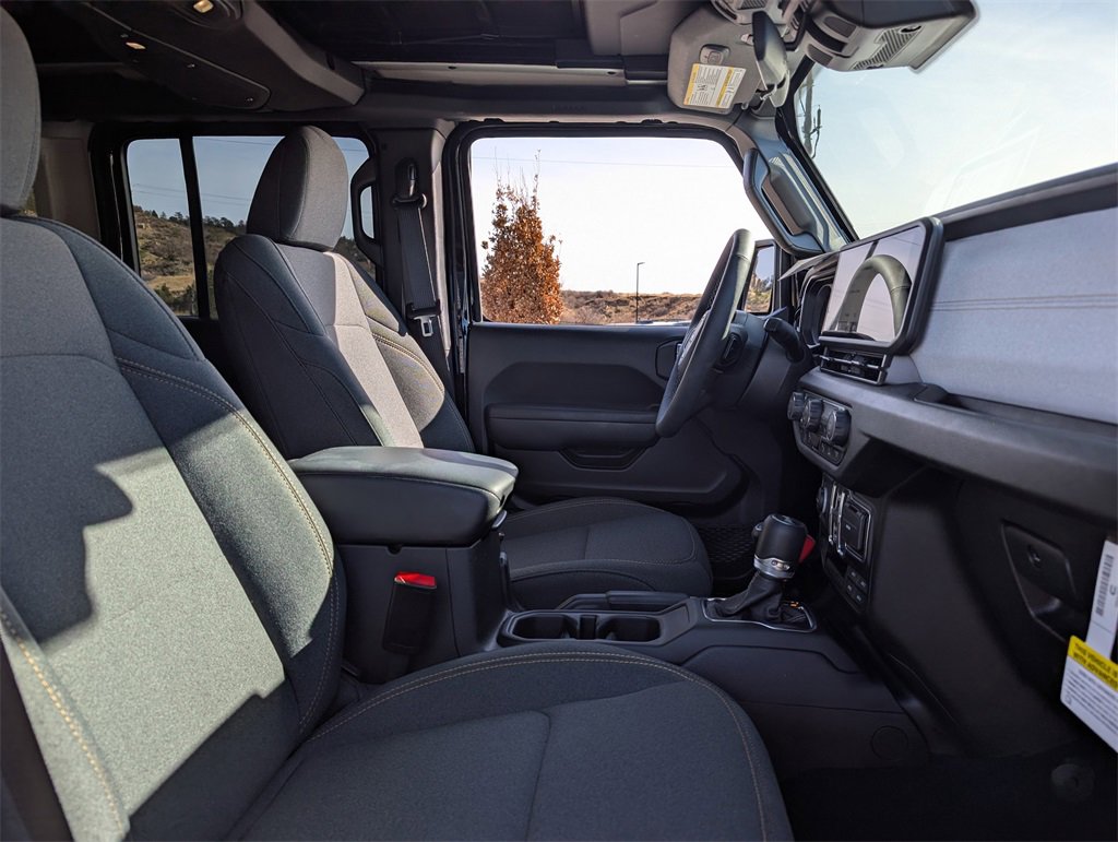 Used 2025 Jeep Wrangler Sport S image 28