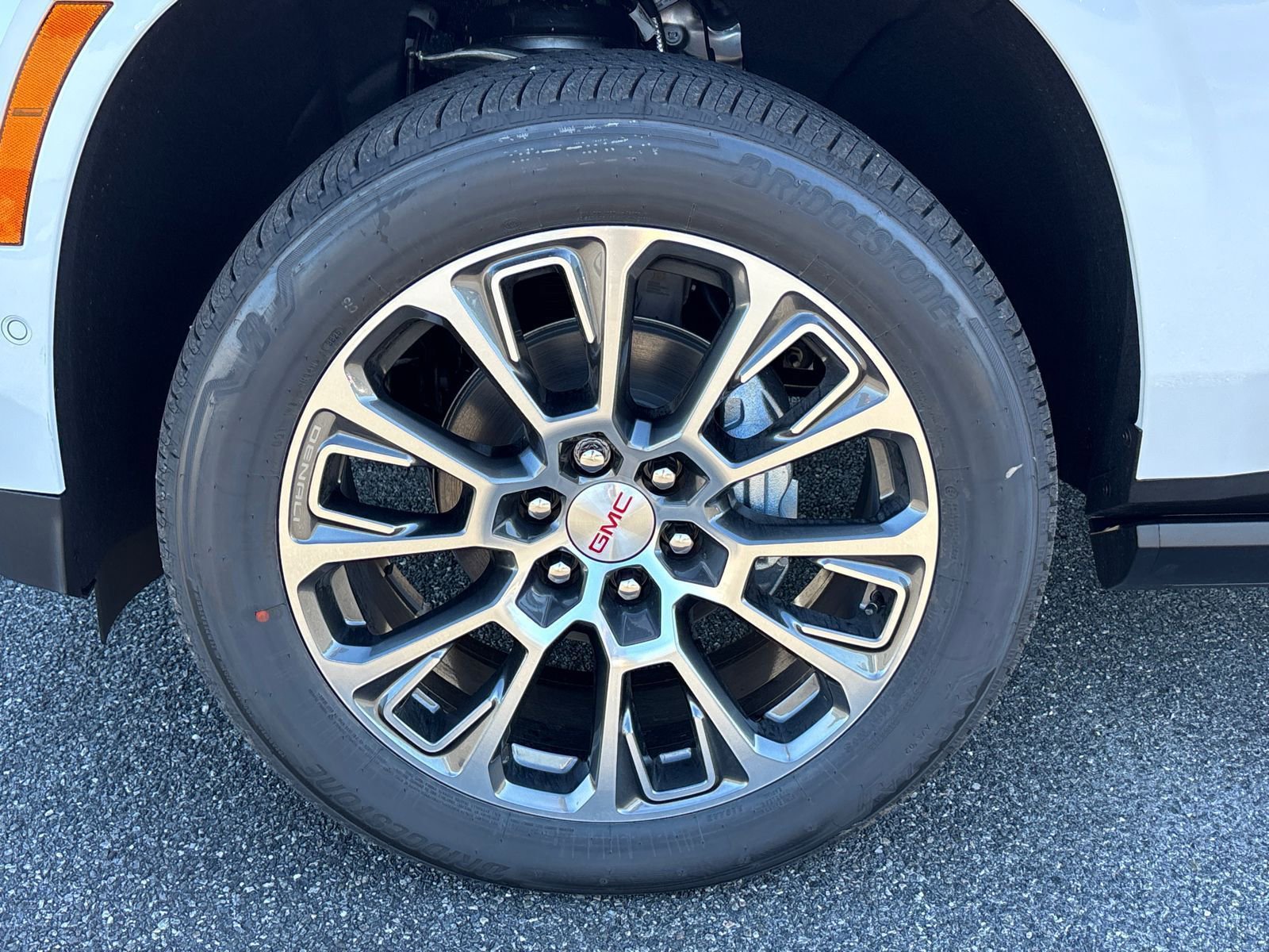 New 2026 GMC Yukon Denali w/ Denali Reserve Package image 36