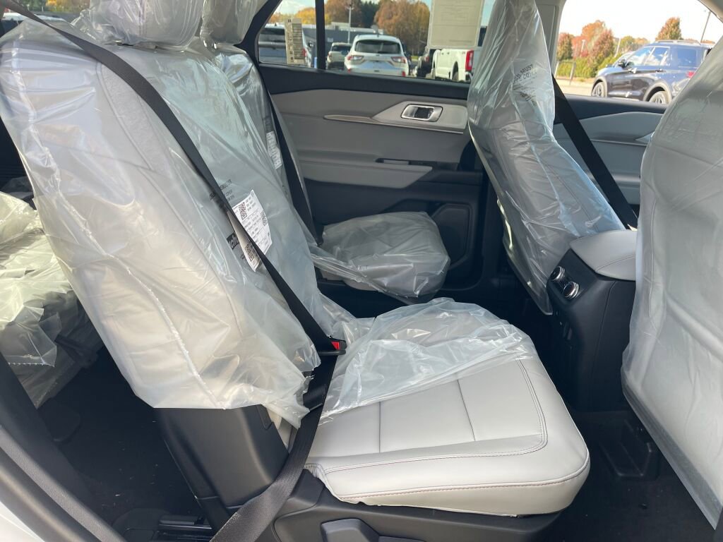 New 2026 Ford Explorer Active w/ Active Comfort Package image 14