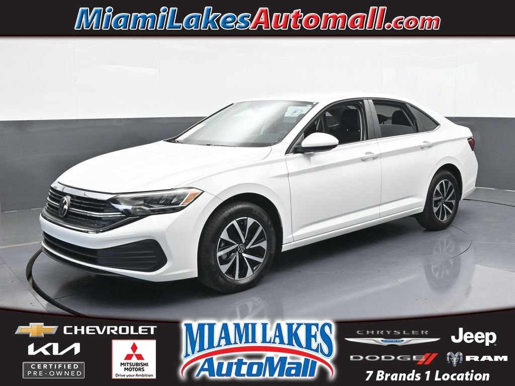 Used 2023 Volkswagen Jetta S image 1
