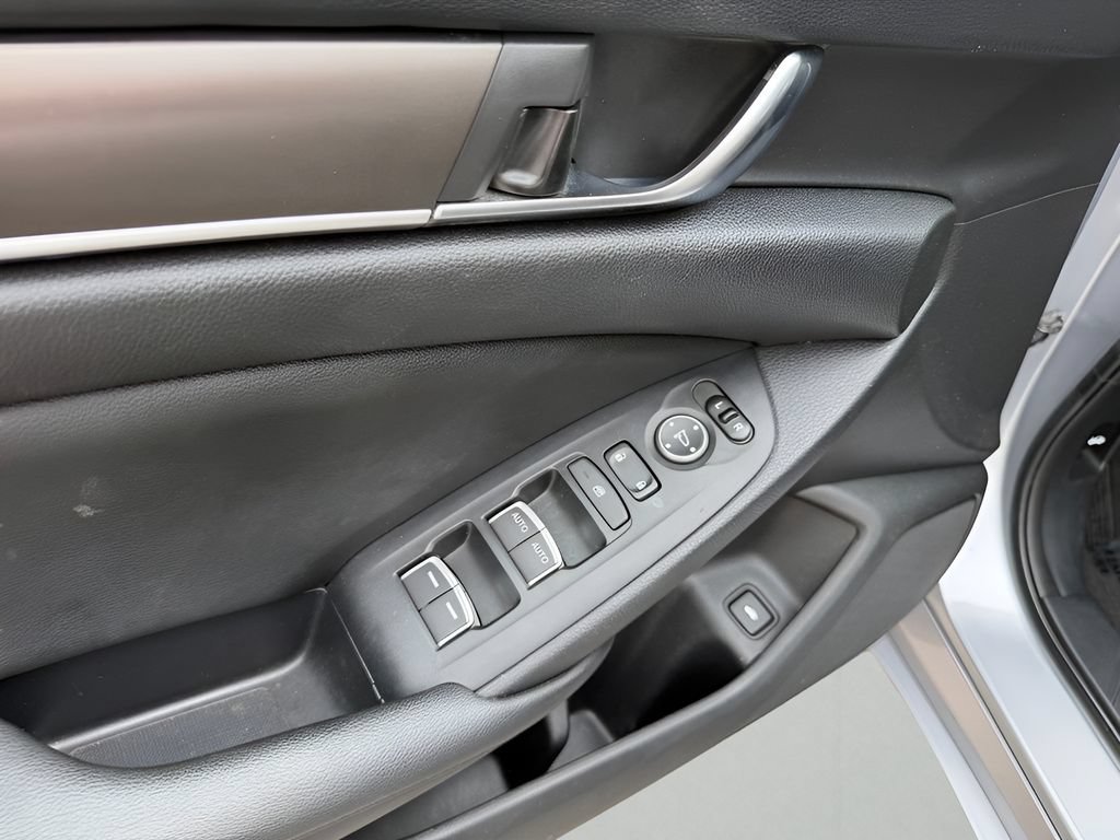 Used 2019 Honda Accord LX image 17