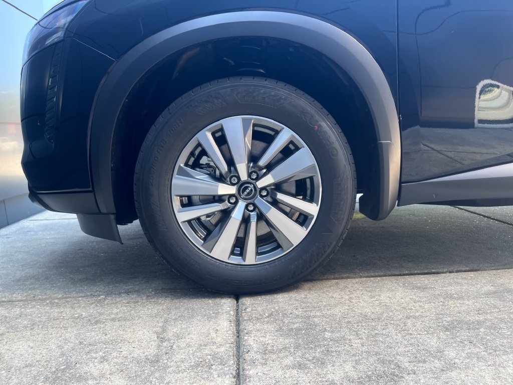 New 2026 Nissan Pathfinder SL FWD image 27